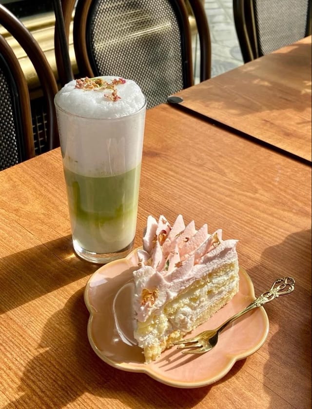 Angélique, café à Paris