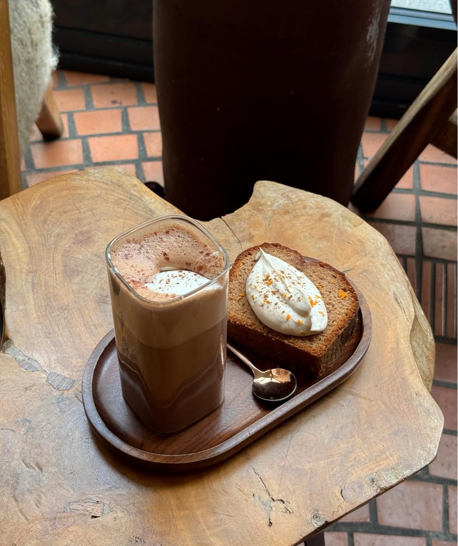 CHĒZ Coffee&Co