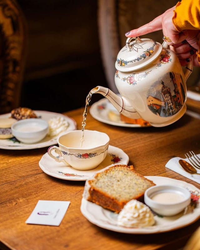 Violetta et Alfredo, café à Paris