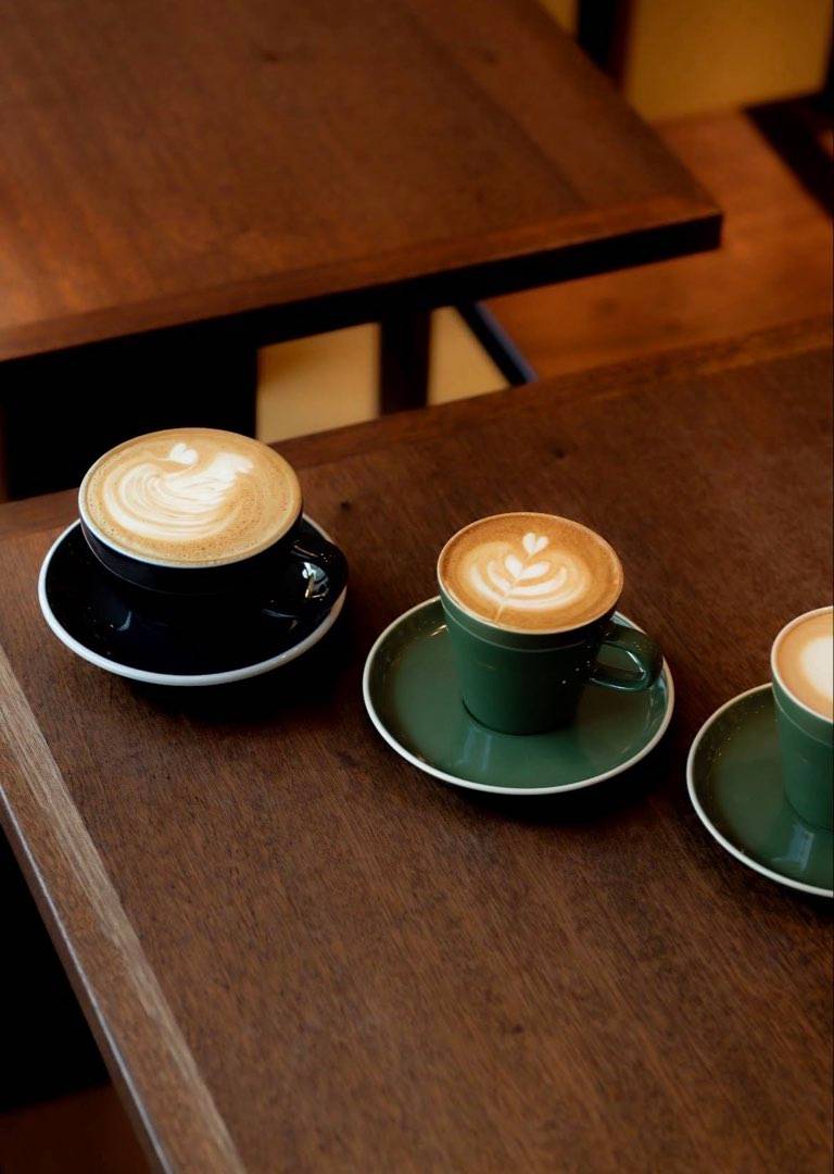 off-campus, café in Paris