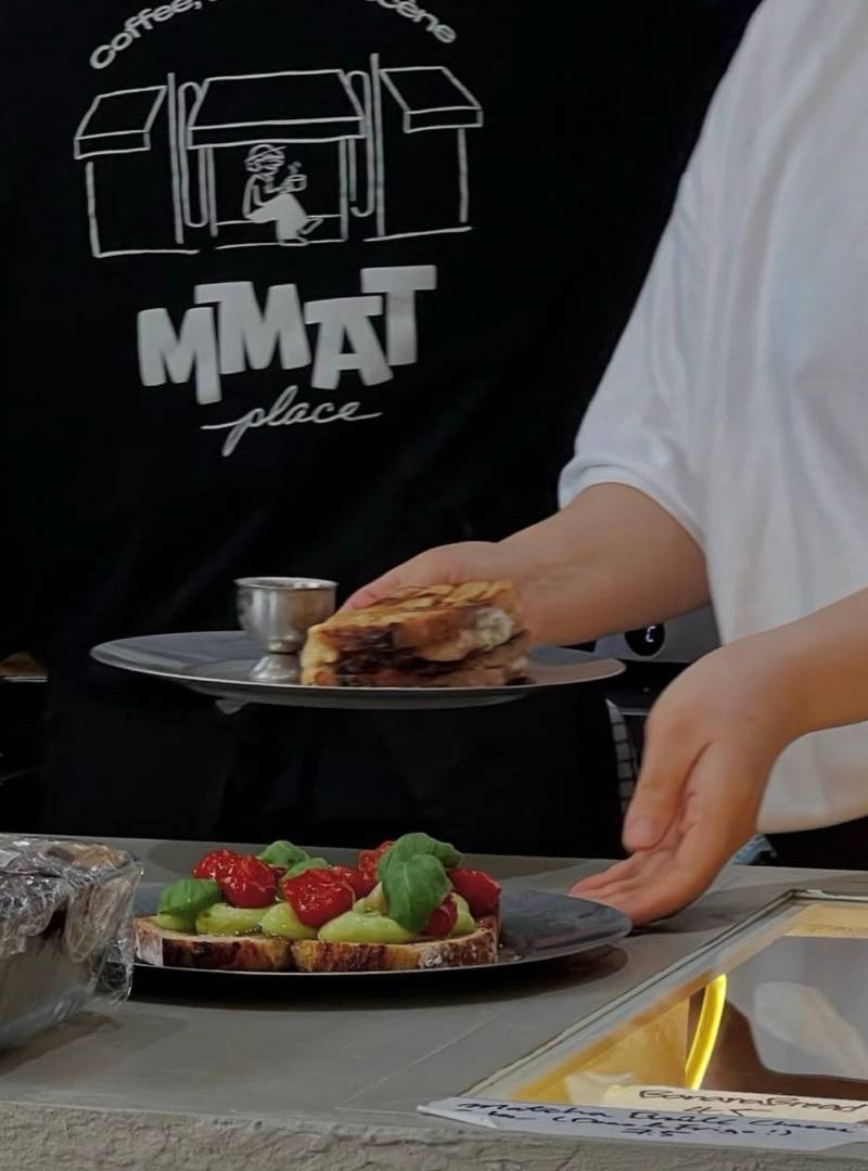 Café MMAT place, café in Paris