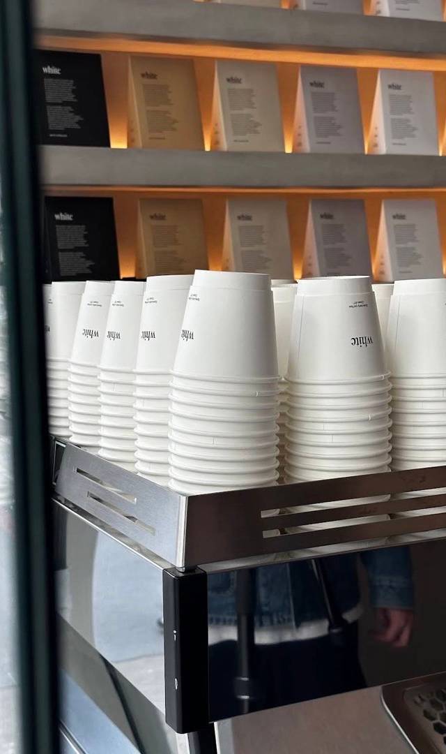 Photo 2 of WHITE Coffee - Paris 10, 50 Rue du Faubourg Saint-Denis