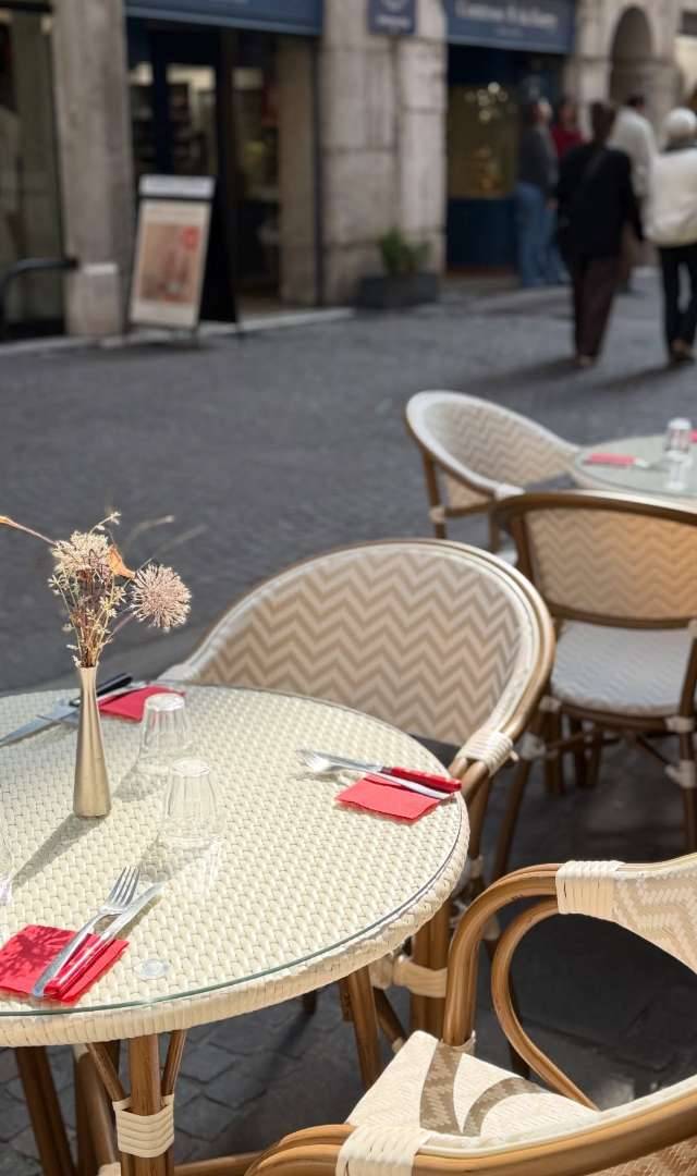 Photo 1 of Le Bar Roux d'Heure, 6-8 Rue Filaterie