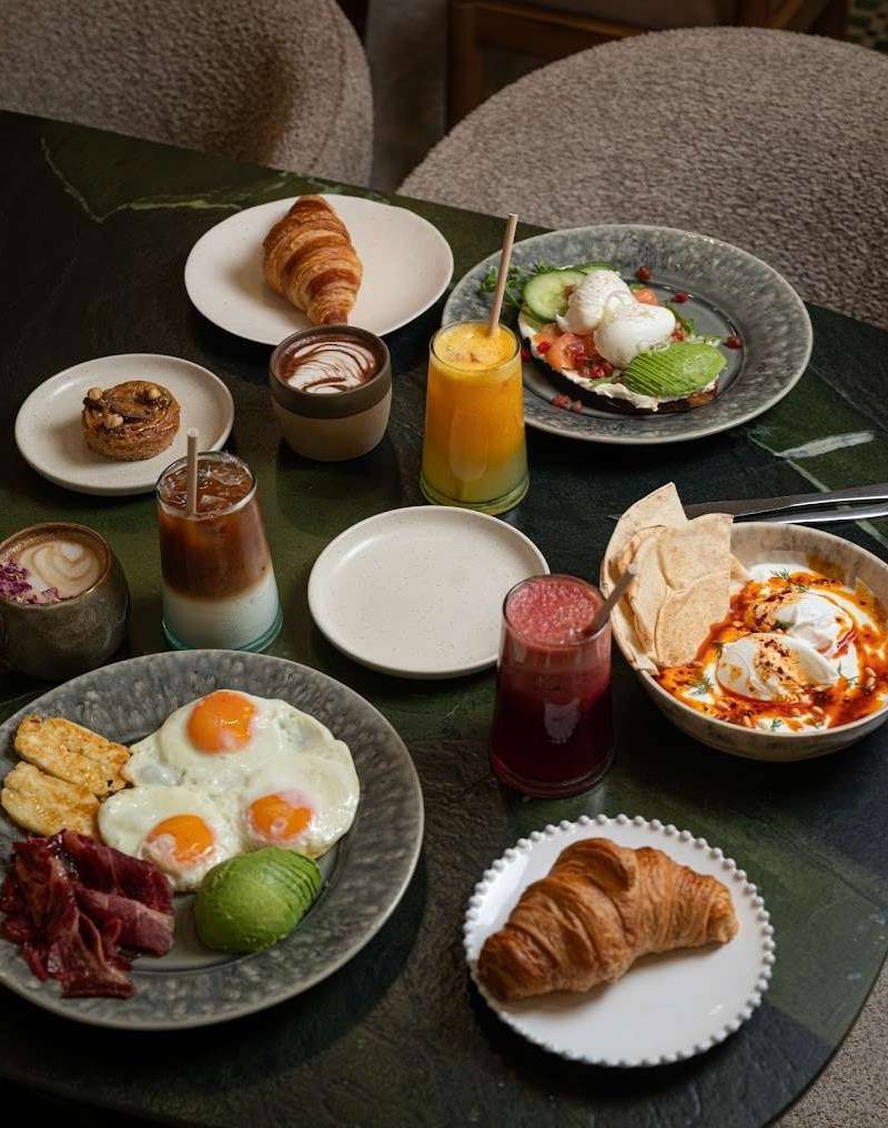 Matin des Oliviers, café in Paris