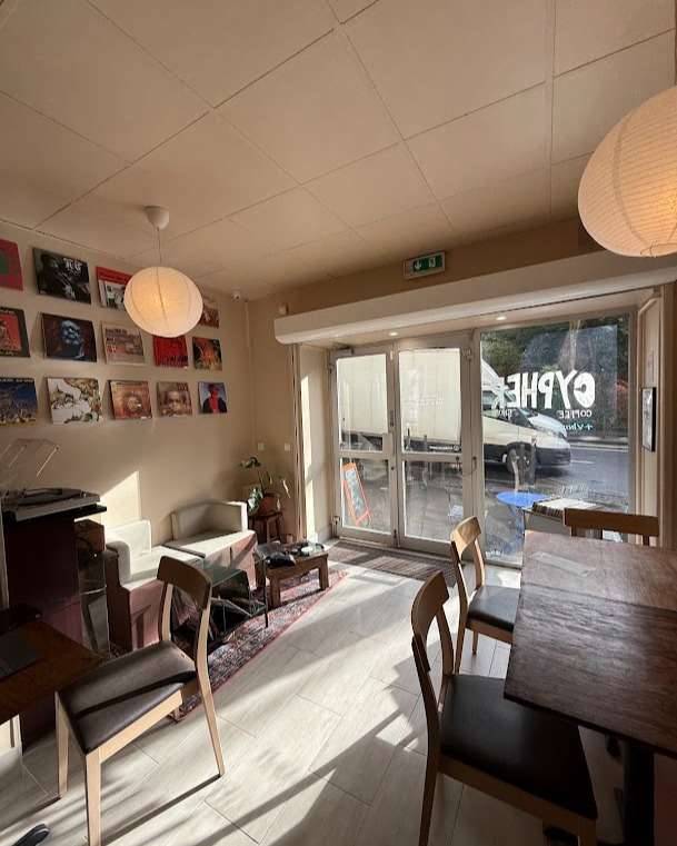 Cypher Coffee Shop, café in Paris