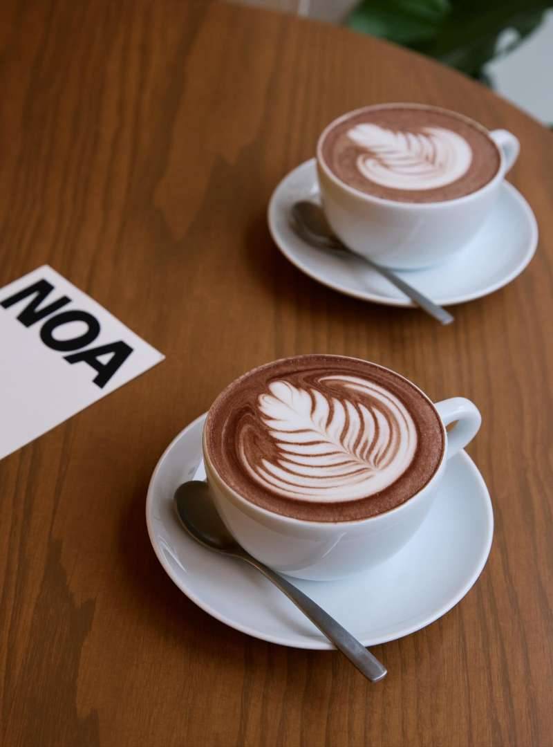 NOA café, café in Paris